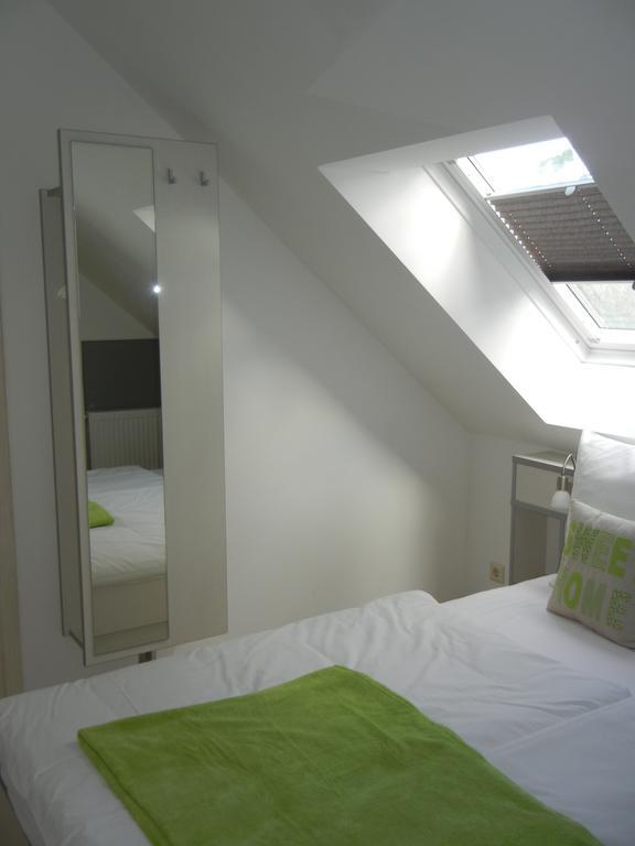 Gutshof Zum Adlernest Hotell Arnsnesta Rom bilde