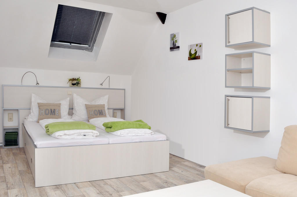 Gutshof Zum Adlernest Hotell Arnsnesta Rom bilde